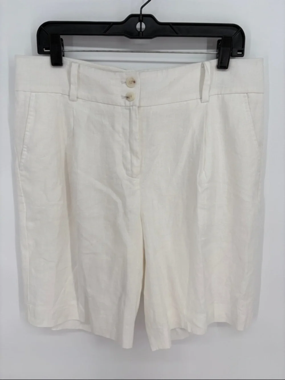 🏍️ Talbots Cream Linen pleated Tailored Bermudas